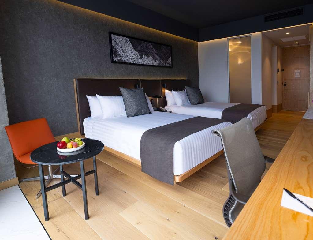 Galeria Plaza Monterrey Hotel Kamer foto A room at the hotel